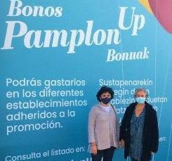 Animsa's tweet photo. Hoy se ponen a la venta los nuevos bonos #PamplonUP Aquí os dejamos nuestra entrevista a las dos mujeres que han liderado la campaña para la que @Animsa diseñó una plataforma específica. @Pamplona_ayto #comerciolocal #PequeñoComercio 
https://t.co/XGgjj0BemK https://t.co/mLZZBjgo8H