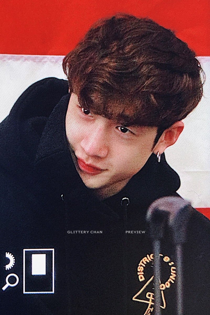 chanlooks's tweet photo. bang chan’s breathtakingly beautiful bare face on your timeline https://t.co/WGHaQvj6Wo