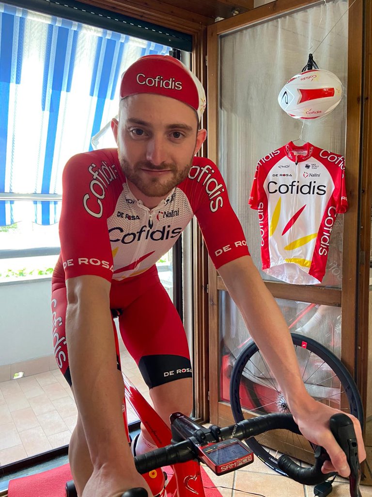 TeamCOFIDIS's tweet photo. Looking back at 2020 👀

Mars &amp; Avril – Les Cofidis adaptent leurs entraînements confinés et adoptent le home-trainer @Elite_cycling comme meilleur allié ! 

En mai et juillet, ils participent au @GoZwift #TourForAll et #TDFVirtual 🚲

#CofidisMyTeam @GoZwiftFR https://t.co/Sd3Ghe9oyk