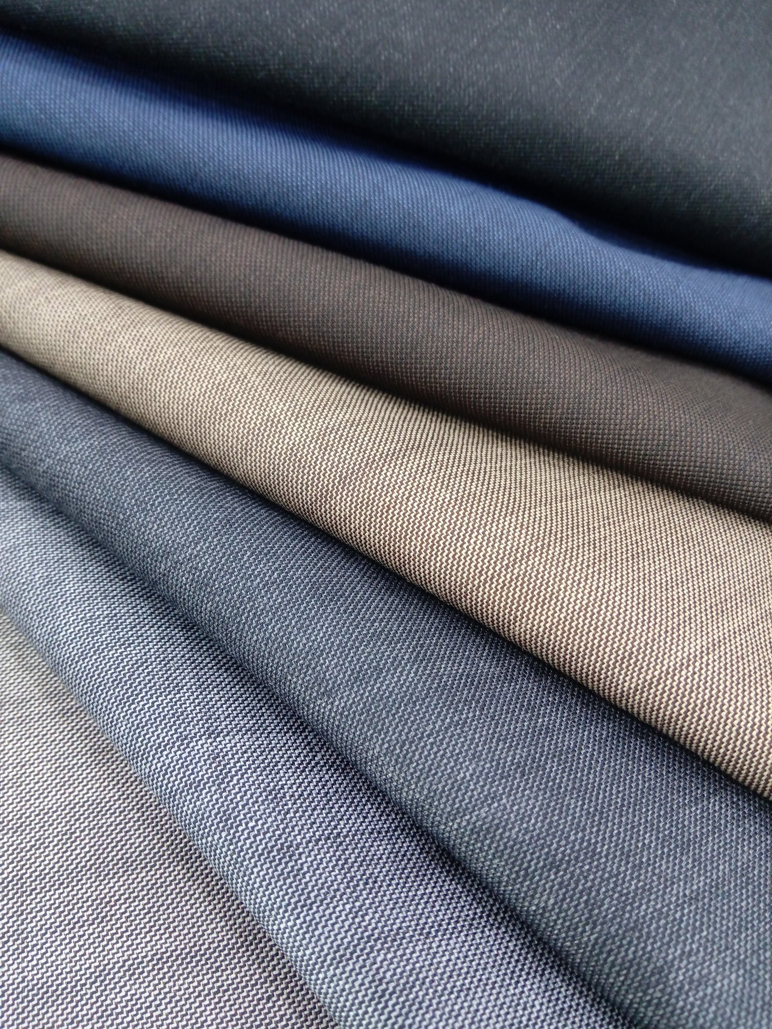 مركز الآقمشة Fc Q8 On Twitter تشكيلة شتاء 2020 2021 اكبر تشكيله من الالوان المميزه و انسب الاسعار لدي مركز الأقمشة في حولي اجود انواع الاقمشة الرجاليه للاستفسار 66444131 Https T Co Jylwx52lpv Twitter