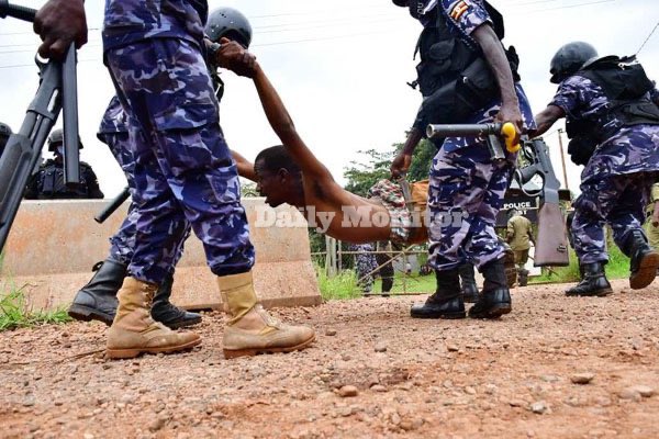 Ugaman01's tweet photo. This is Uganda Now! Wow 😳 

#freebobiwine #changeiscomingUg https://t.co/nYK6EYBxdn