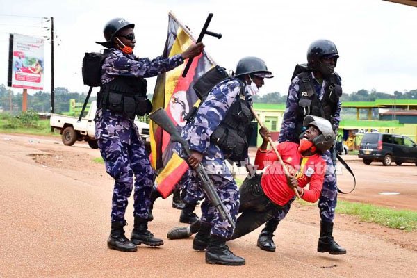 Ugaman01's tweet photo. This is Uganda Now! Wow 😳 

#freebobiwine #changeiscomingUg https://t.co/nYK6EYBxdn