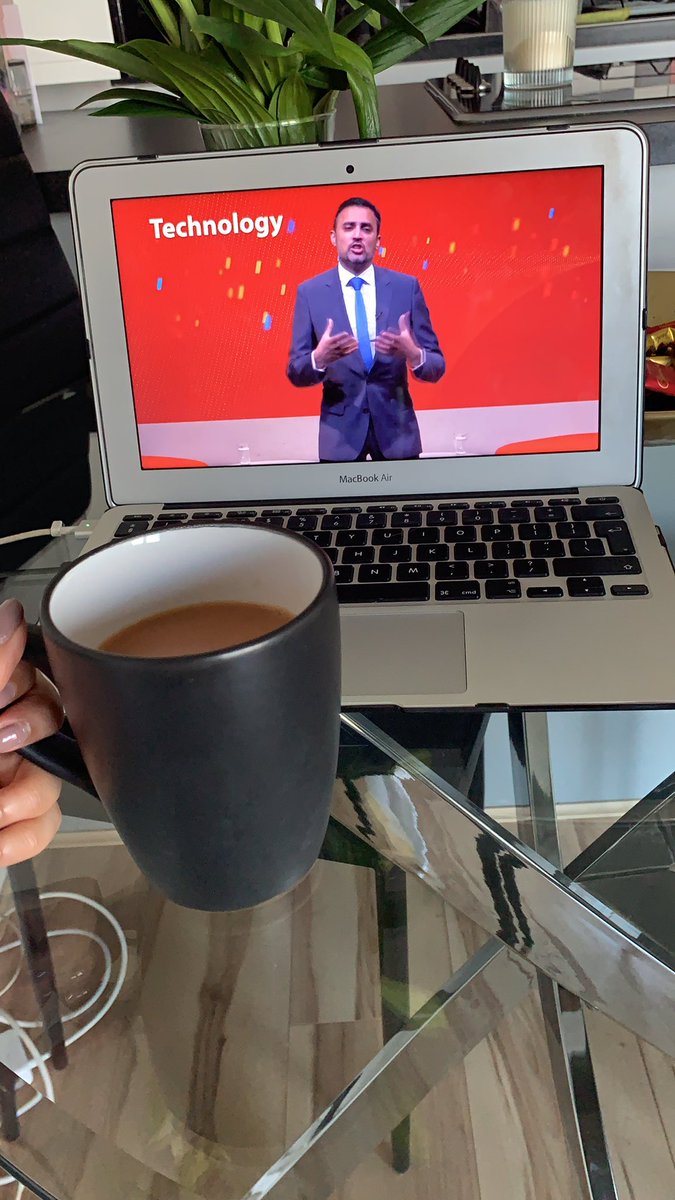 ClassyChemist's tweet photo. Tea, toast with extra butter and @DayLewisGroup virtual conference today 🙌🏽 #dlc20 #pharmacyheroes #DayLewisPharmacy #NotJustAPharmacy #DayLewisConference ❤️ https://t.co/w0mKGamwt0