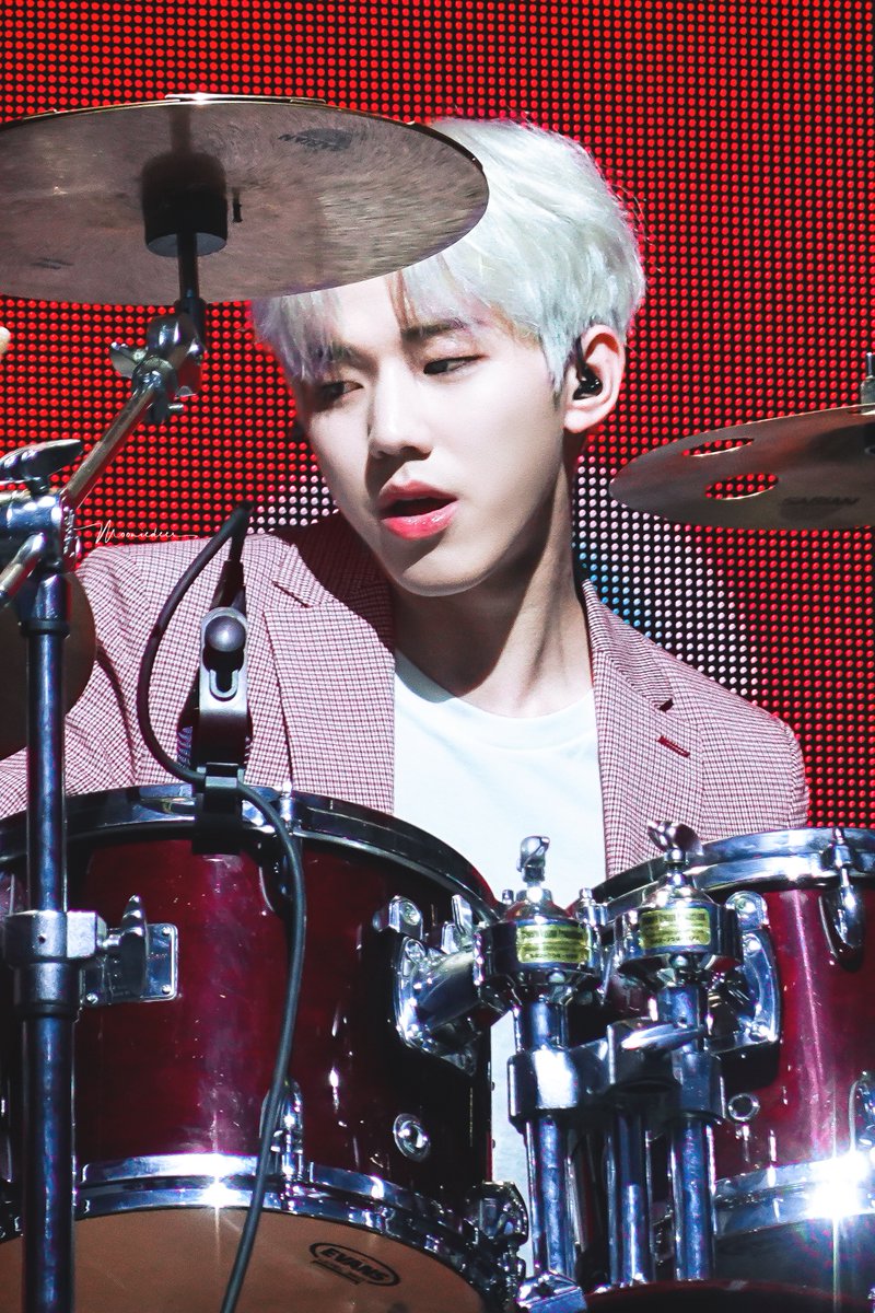 WoonieDeer's tweet photo. 181118 LA 🇺🇸
#MAMAVOTE #데이식스 #도운 #Day6 #Dowoon
@Dw_day6_drummer https://t.co/gMIjYgnYuD