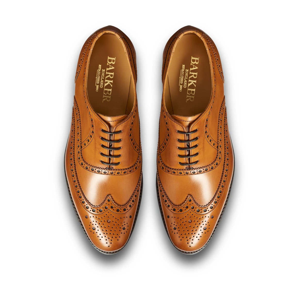 UNMUTE_URSELF's tweet photo. Nothing haunts us like the things we didn't buy.This fashion banger is something you shouldn't miss out on. With 4 colourways;be sure to stand out whatever the occasion. Shop MALTON here: https://t.co/DL3USqKX0y? s=malton&amp;post_type=product #igaspofficial #barkershoesltd #wingtip https://t.co/wEBnVL5Z38