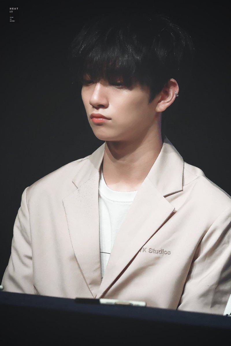 a thread of joshy’s pouts ^3^