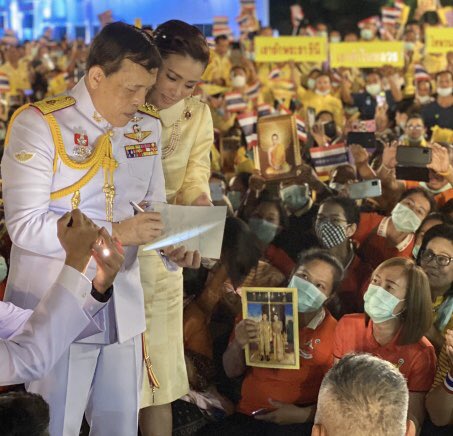 Easynile9's tweet photo. #รักกันคือรักชาติ
#เราจะเดินไปด้วยกันด้วยความรัก https://t.co/gv1I58FmDA