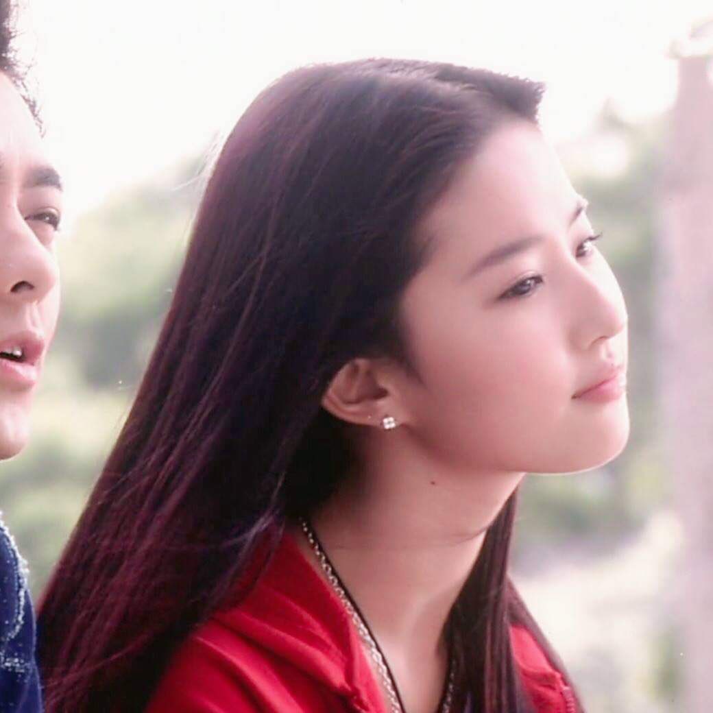 linglwh's tweet photo. red ❤️ #liuyifei #mulan https://t.co/gLKWtXNHtb