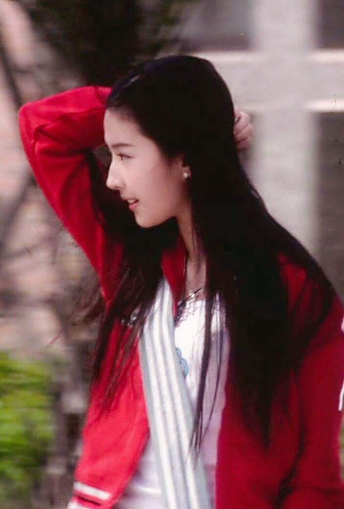linglwh's tweet photo. red ❤️ #liuyifei #mulan https://t.co/gLKWtXNHtb