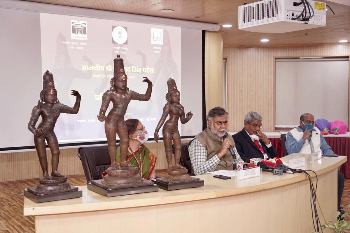 MinOfCultureGoI's tweet photo. Union MoS for Culture and Tourism (I/C) Shri @prahladspatel handed over the metal idols of Prabhu Shri Ram, Shri Lakshman and Maa Sita to Tamil Nadu Idol Wing today at Dharohar Bhawan, @ASIGoI in the presence of ADGP Abhay Kumar Singh, JS Ms Sanjukta Mudgal, &amp; other ASI officials https://t.co/NJX94VcRV2