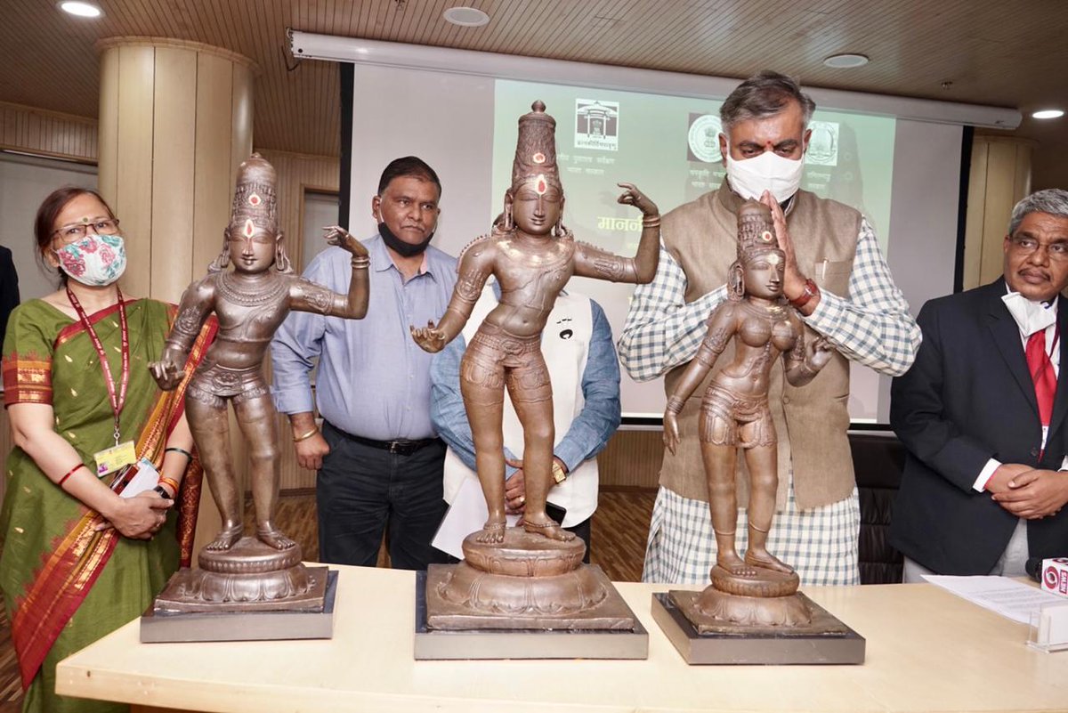 MinOfCultureGoI's tweet photo. Union MoS for Culture and Tourism (I/C) Shri @prahladspatel handed over the metal idols of Prabhu Shri Ram, Shri Lakshman and Maa Sita to Tamil Nadu Idol Wing today at Dharohar Bhawan, @ASIGoI in the presence of ADGP Abhay Kumar Singh, JS Ms Sanjukta Mudgal, &amp; other ASI officials https://t.co/NJX94VcRV2