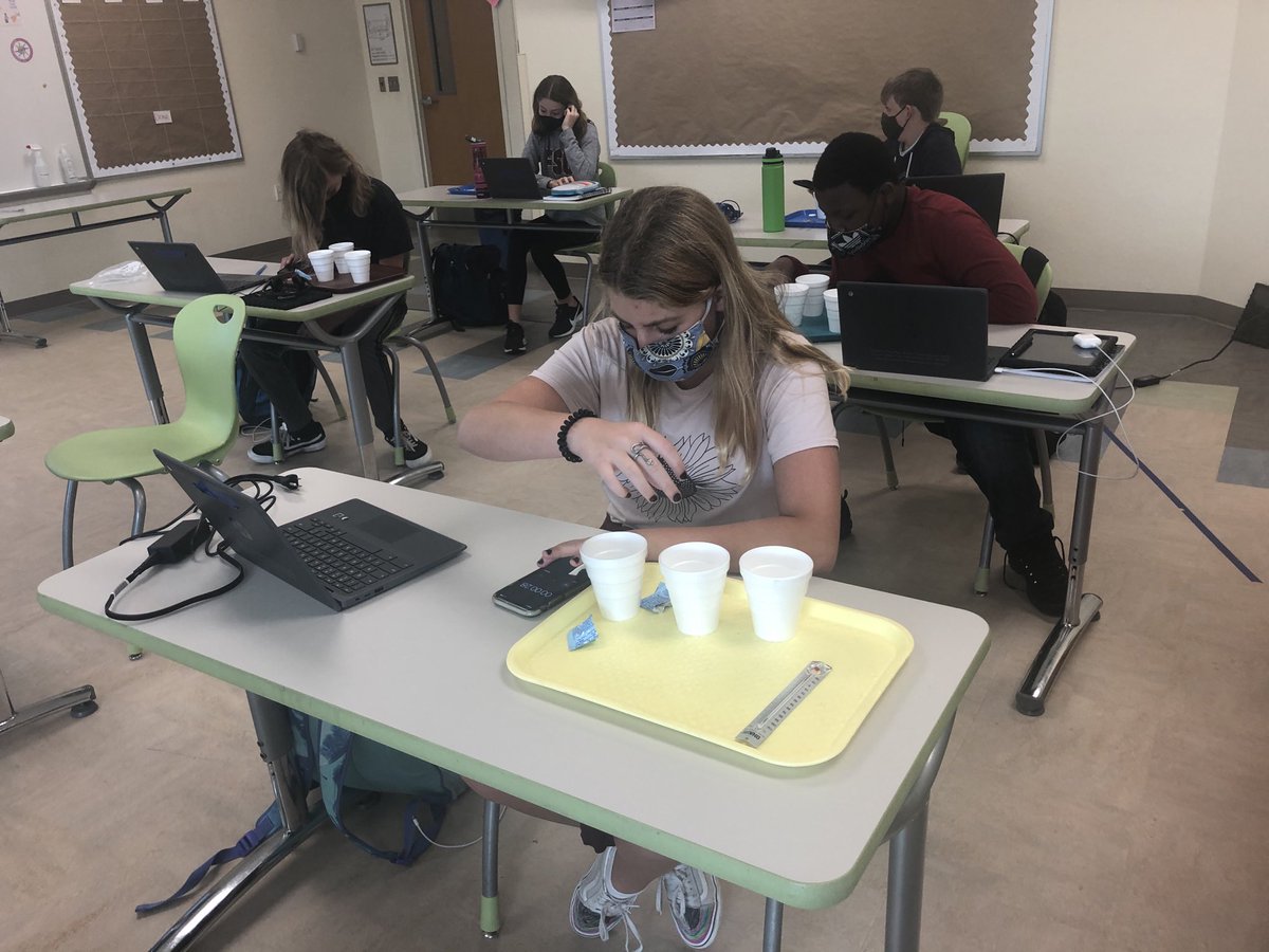 ShannaLillis's tweet image. We had fun experimenting yesterday in class. Our experimental question: How does temperature affect the rate of a chemical reaction? #learnthroughdoing #handsonlearning