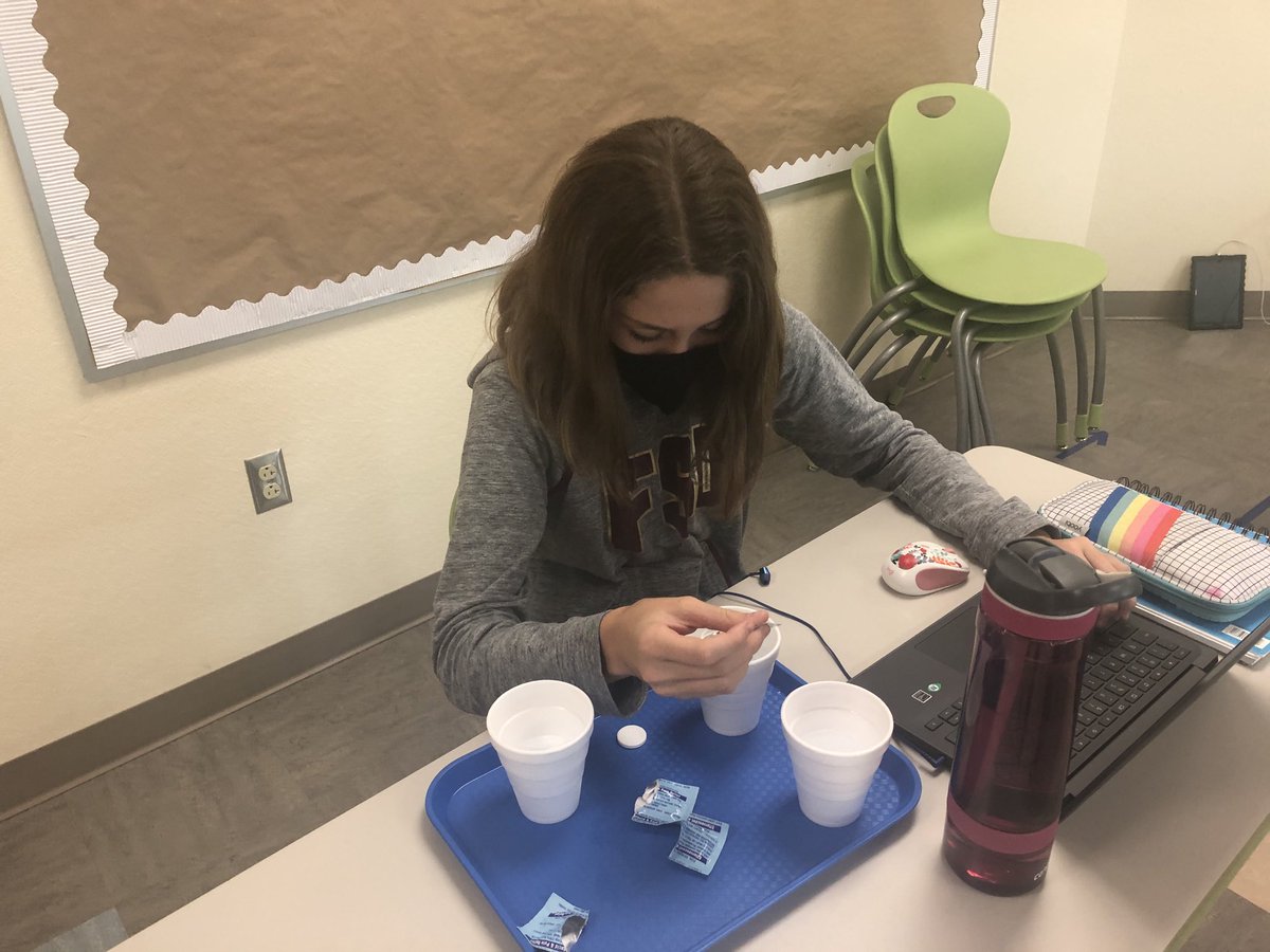 ShannaLillis's tweet image. We had fun experimenting yesterday in class. Our experimental question: How does temperature affect the rate of a chemical reaction? #learnthroughdoing #handsonlearning