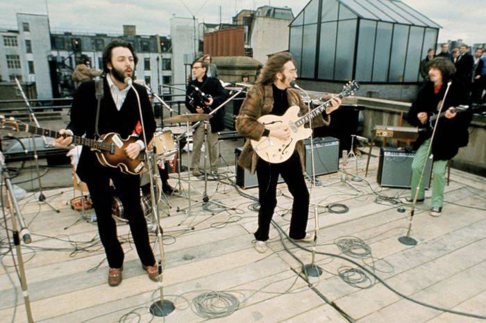 sonora_bandung's tweet photo. Diawali dengan Get Back pada konser rooftop, kita akan ngabitel selama 3 jam. Yuk gabung!
#HELPBeatlesShow @sonorabdg933 bersama #VeronikaMumpuni @dhenokhastuti tiap Rabu, 6-9 pmalam. https://t.co/RcpjLvk8LR
