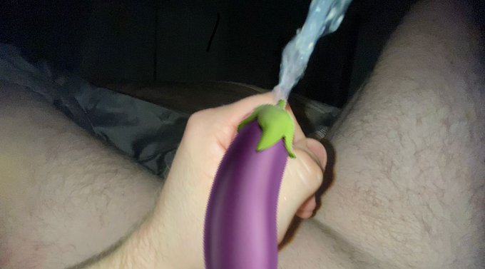 25 single straight male. I'm at your service for your naughty needs on #onlyfans. I'm here to explore