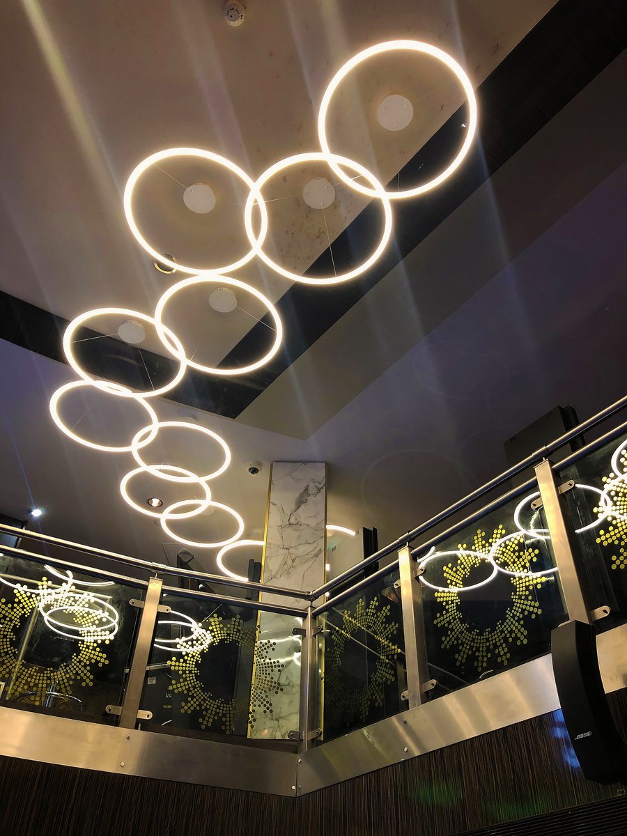 DesignatSource's tweet image. Staying positive
We are still working and still creating! 
A few sneak glimpses of a job we are completing this week, on site.
Circles are the theme, with circular, pendant lights drawing your eye up to the newly refurbished space.
#interiordesign #casinodesign #bardesign #design