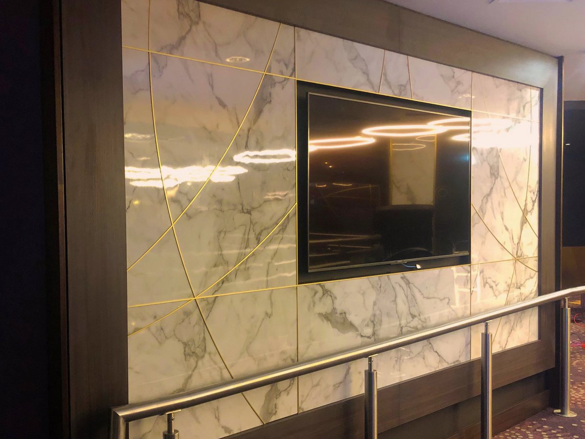 DesignatSource's tweet image. Staying positive
We are still working and still creating! 
A few sneak glimpses of a job we are completing this week, on site.
Circles are the theme, with circular, pendant lights drawing your eye up to the newly refurbished space.
#interiordesign #casinodesign #bardesign #design