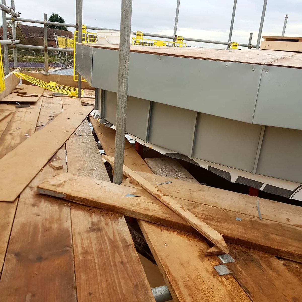 Some of the team have been working on a large project over in Redditch, using <a href="/RHEINZINK_DE/">RHEINZINK</a>  Blue Grey. We are making good progress and look forward to showing you the finished photos!
•
#Architecture #Roofing #Cladding #Zinc #Traditional #MetalRoofing #StandingSeam #Rheinzink