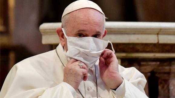 franceinfo's tweet photo. AUDIO ▶️ La boulette sacrée du Vatican ou quand le pape Francois "like" une photo d'une jeune femme dénudée sur son compte Instagram. C’est dans On ne pouvait pas le rater, à écouter ici ⤵️

https://t.co/q5SLxtz0UR https://t.co/BQhhJVamOb