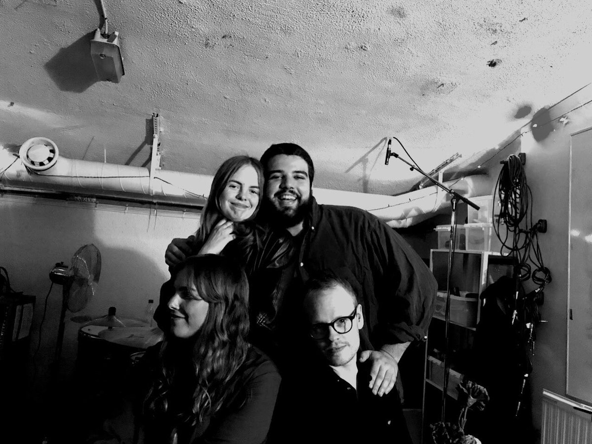 SBDEband's tweet photo. NEW MEMBER + LIVE SESSION

Hello world! We’re happy to introduce you to our new bandmate Eric! Catch his debut performance today at 15:30 CET via Amazing Radio - tune in through https://t.co/9CZDO91iPk 🥰🌸 https://t.co/Ecw7Dx80tR