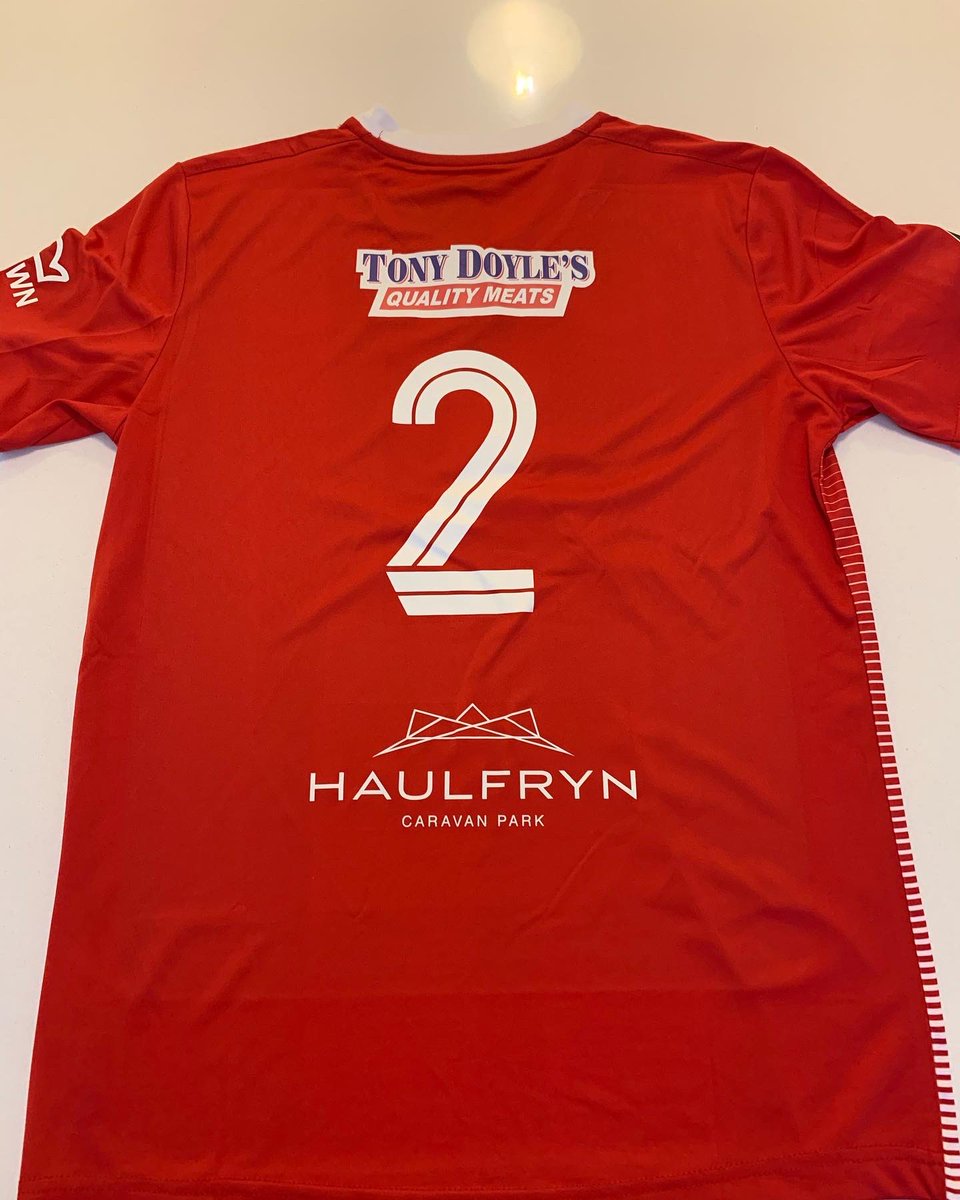 Massive thank you to this seasons shirt sponsors - our under 12’s and the entire <a href="/HolywellFCYouth/">Holywell Town Youth</a> can’t wait to get the season started in our new strip. <a href="/Luntstone/">Luntstone</a> <a href="/TonyDoyles/">tony doyles</a> <a href="/crowninnlixwm/">Crown Inn Lixwm</a> AF Fitness Flint &amp; Haulfryn Caravan Park ⚽️🔴⚪️