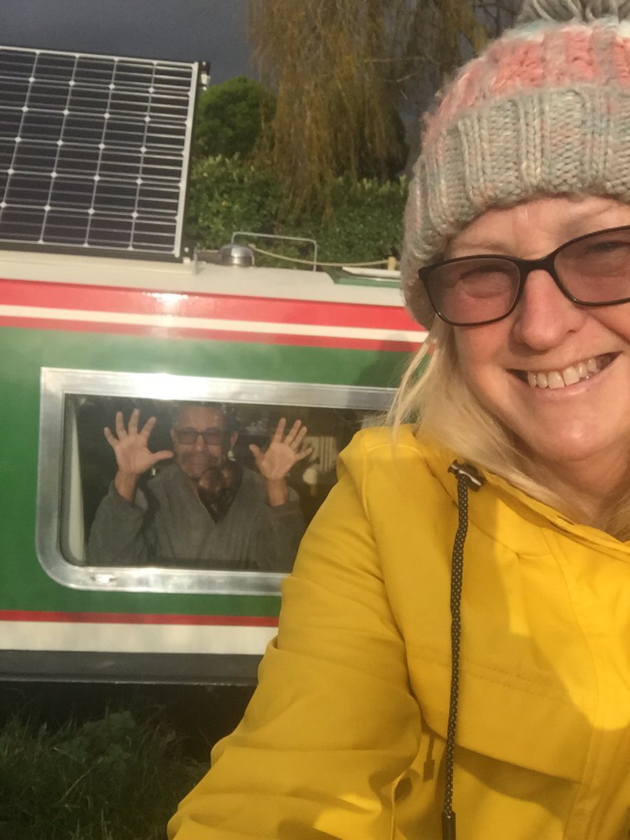 anarrowjourney's tweet photo. I’m free - unfortunately Paul isn’t! See ya later then 👋 #offforawalk #sorrydear #boatsthattweet https://t.co/DG05LPfOLS
