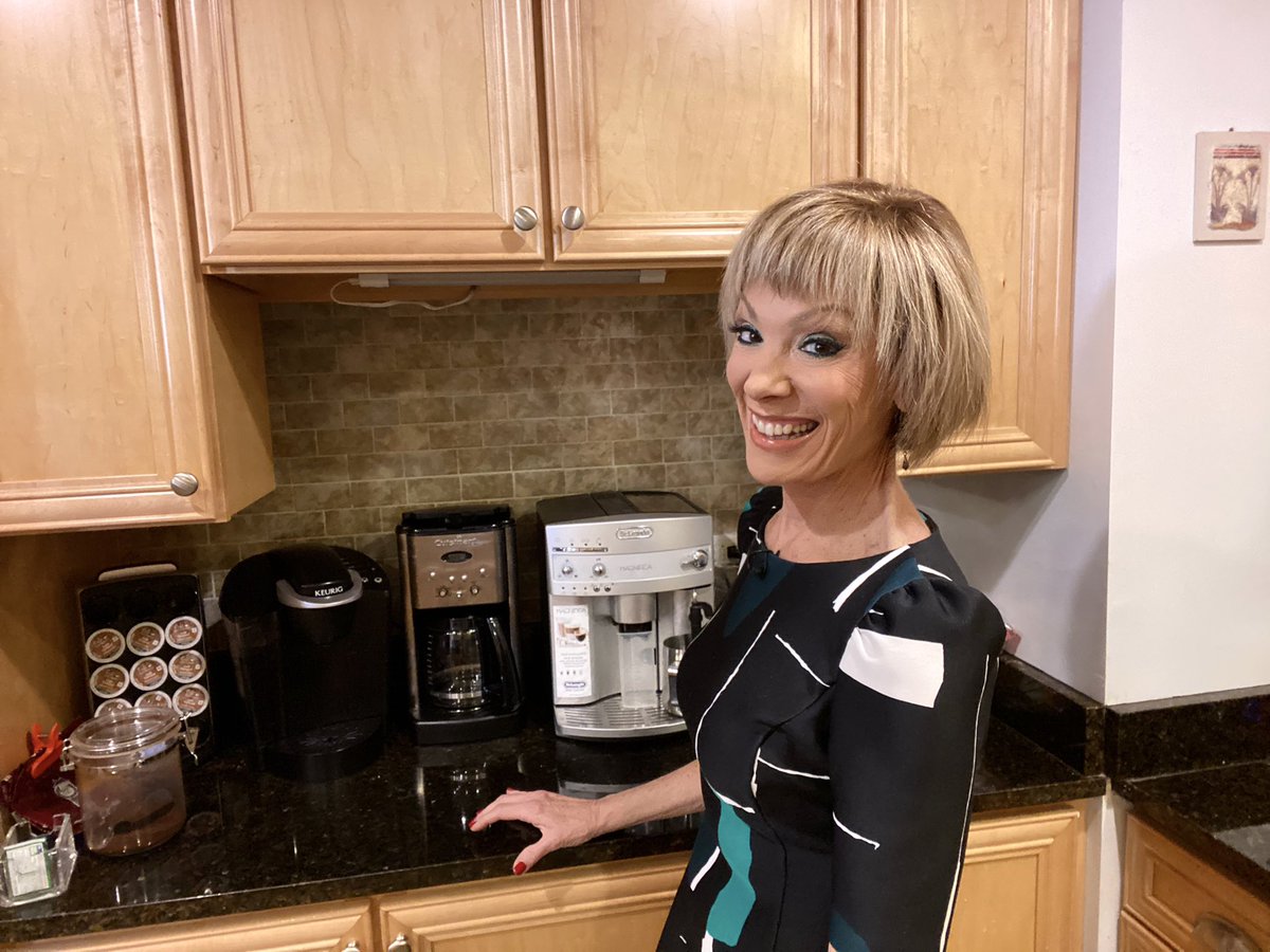rozvaronABC7's tweet photo. Happy Hump Day! Already had my first cup☕️ and working on a second! Guess which coffee maker is mine, and why!! #HowWellDoYouKnowMe😊 https://t.co/CALQ5jTIb8