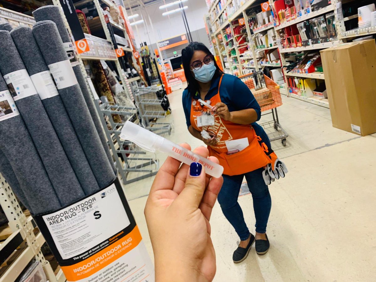 met6408's tweet photo. Nahira DS30 always take care of our people! Thank you for living our values! #COVID19 #COVIDfree #SocialDistancing #TheHomeDepot #HDStrong #OneTeam @rodriguez_oyola @yeimyadorno @nannetteramire1 @julysareyes @jalopez35 @ANA_JIMENEZ4 @miguel6411 https://t.co/8B6ArQuMOD