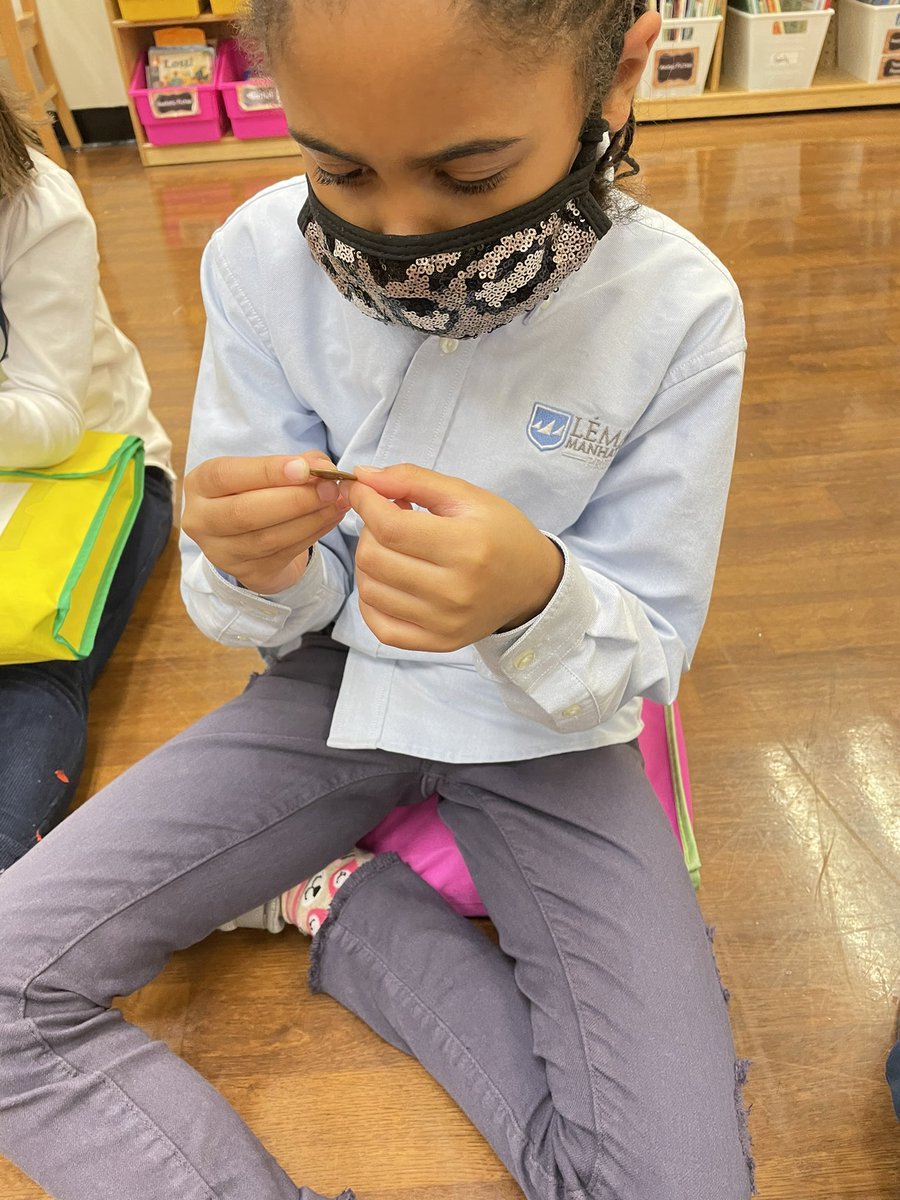 2ndGrade508's tweet photo. Nonfiction readers pay so close attention to detail that they can even read a penny! https://t.co/UQPsor3NmJ