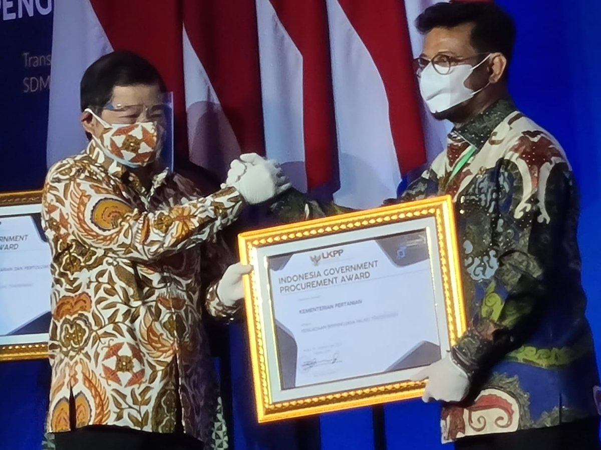 Saya mengapresiasi kerja keras seluruh jajaran <a href="/kementan/">Kementerian Pertanian RI</a> yang hari ini mendapat penghargaan Pengelolaan Barang dan Jasa 2020 kategori paling transparan dari Lembaga Kebijakan Pengadaan Barang dan Jasa Pemerintah (LKPP).