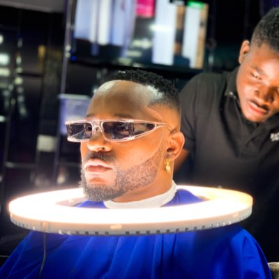 DjessAveiro's tweet photo. La coiffure de 500.000 vues (tout change de la démarche à la coiffure😂😂)
Coiffure: Jean Kero coiffeur des stars, Abidjan 🇨🇮

Le clip: https://t.co/ypNwOGDJsS

 #NouvellePhotoDeProfil https://t.co/1mcKJCaURD