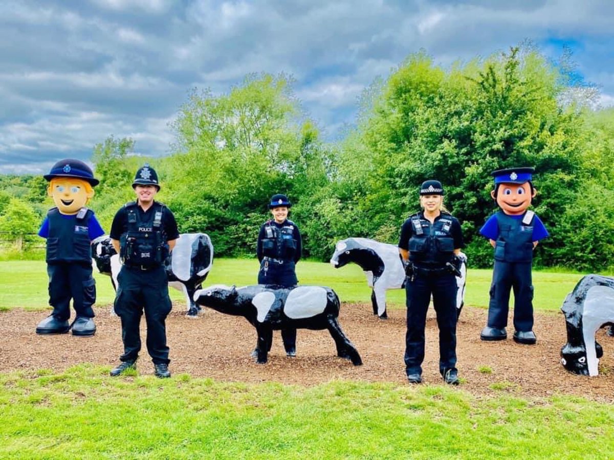 tvp_mk's tweet photo. 🚔 This is your chance to speak to your local neighbourhood policing team during a live online question &amp; answer session.

💻 Log in on TOMORROW Between 6pm - 7.30! 

👮 We look forward to seeing you there. #P1755, #NorthNHPT #SouthNHPT👇🏼

https://t.co/79zMoUOSEk https://t.co/8yhubieXMu