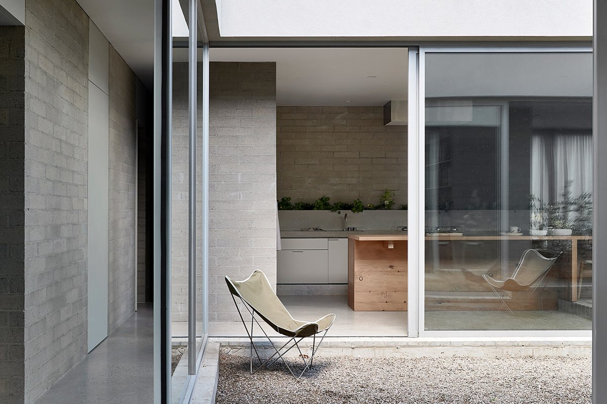 ArchiloversCom's tweet photo. Ruxton Residence // #studiofour
See the full project at >> https://t.co/99TwvaNicK
.
Ph. © Shannon McGrath https://t.co/UxcUHfPl5m
