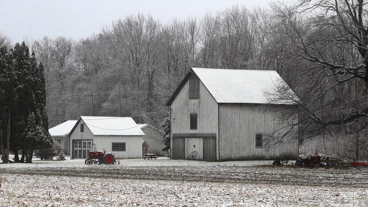 BNphotographers's tweet photo. #EveryDayAPhoto: Snow begins to cover the ground and trees at a farm on Route 438, Four Mile Level Road, in #Gowanda. Photo by @jhickeyBN
https://t.co/yIQt4wOC7O https://t.co/Fj2uRB3qnq