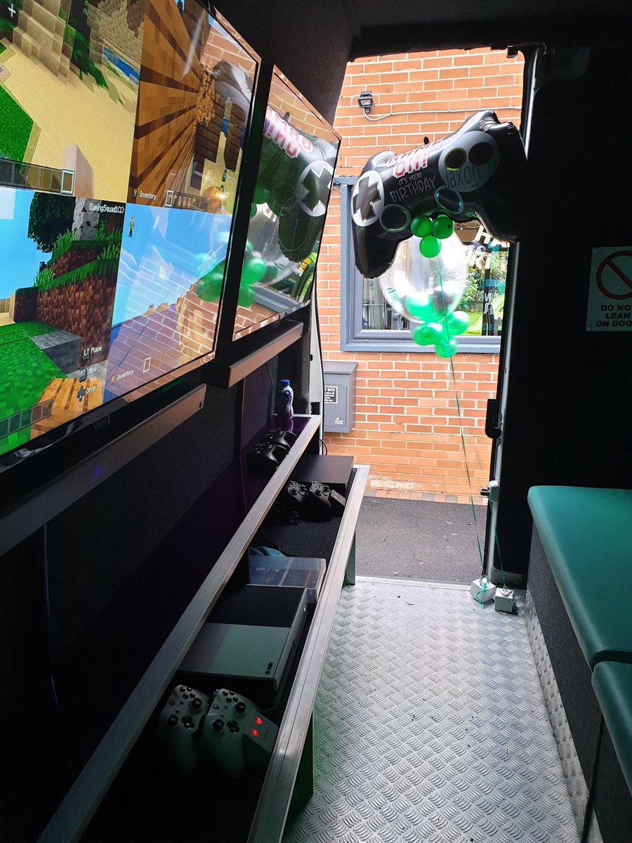 GamingSquadUK's tweet photo. Love these gaming balloons 😍
#SouthWales #GamingVans #XboxOneX #PS4 #WeComeToYou #16players #Birthdays #Weddings #Celebrations #Festivals #TeamBuilding https://t.co/3iWPTI0lnl