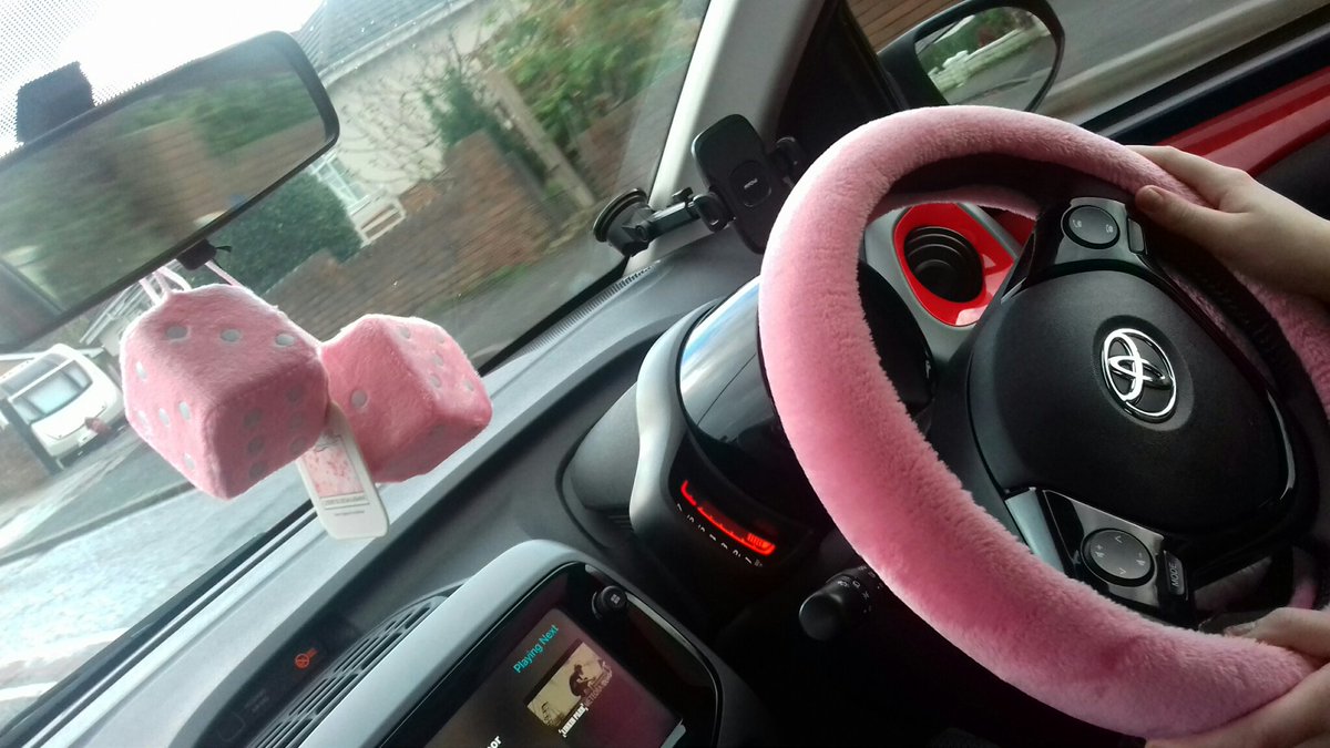 brynybaal's tweet photo. The inside of my daughters car 😎 #pinkmobile https://t.co/gIDHgGhZIg