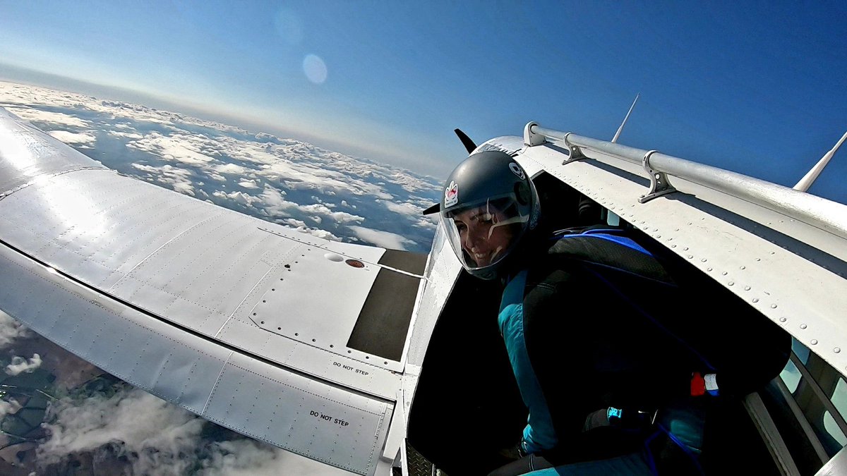 GFORCE_SKYDIVE's tweet photo. 🦸‍♀️Those who don’t JUMP will never FLY😎

#gforceskydiving #gforce #skydive #skydiving #thisisliving #freefall #freefly #fly #livingourbestlife #fun #funinthesun #blueskies #skydivingposts #skydivingpics #extremesports #adrenaline #learntoskydive #gopro #acceleratedfreefall https://t.co/z8xel5B1Na