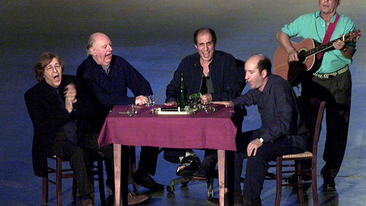 Ogni tanto mi chiedo perchè momenti così incredibili siano sempre più rari nella televisione di oggi. 
Le risposte possibili sono tante, ma nessuna è confortante.
#GiorgioGaber #DarioFo #AdrianoCelentano #AntonioAlbanese