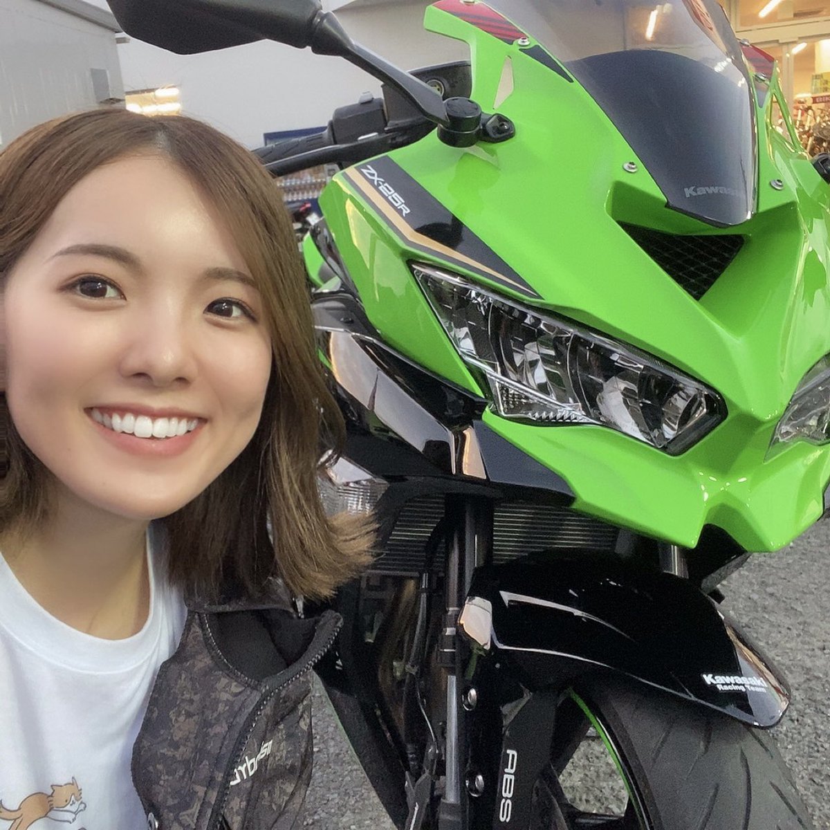 せんちゃん 4気筒250ccの噂のバイク 私はzx 25r Se Krt Editionに試乗しました ゆとりfam のいよちゃん Yutori Iyo も出ています ぜひ見てください O Zx 25r 女ライダー 噂の バイクに浮気してしまう モトブログ せんちゃん 4気筒250ccの噂のバイク 私はzx 25r Se Krt Editionに試乗しました ゆとりfam のいよちゃん Yutori Iyo も出ています ぜひ見てください O Zx 25r 女ライダー 噂の バイクに浮気してしまう モトブログ