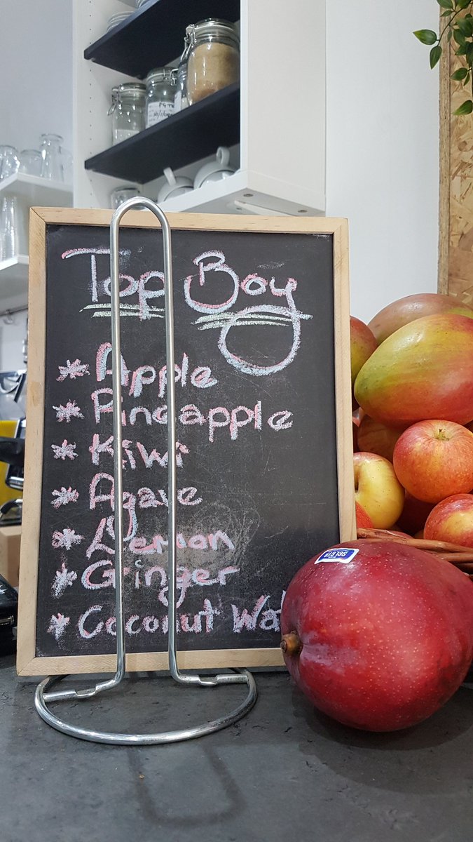 Love_SE4's tweet photo. Smoothie time in New Cross Gate. @UncleCsJuiceBar is open for take away right now. Can't wait till the 1st November to try the hot soup😋❤👍 #supportlocal https://t.co/8oA6NPMkI3
