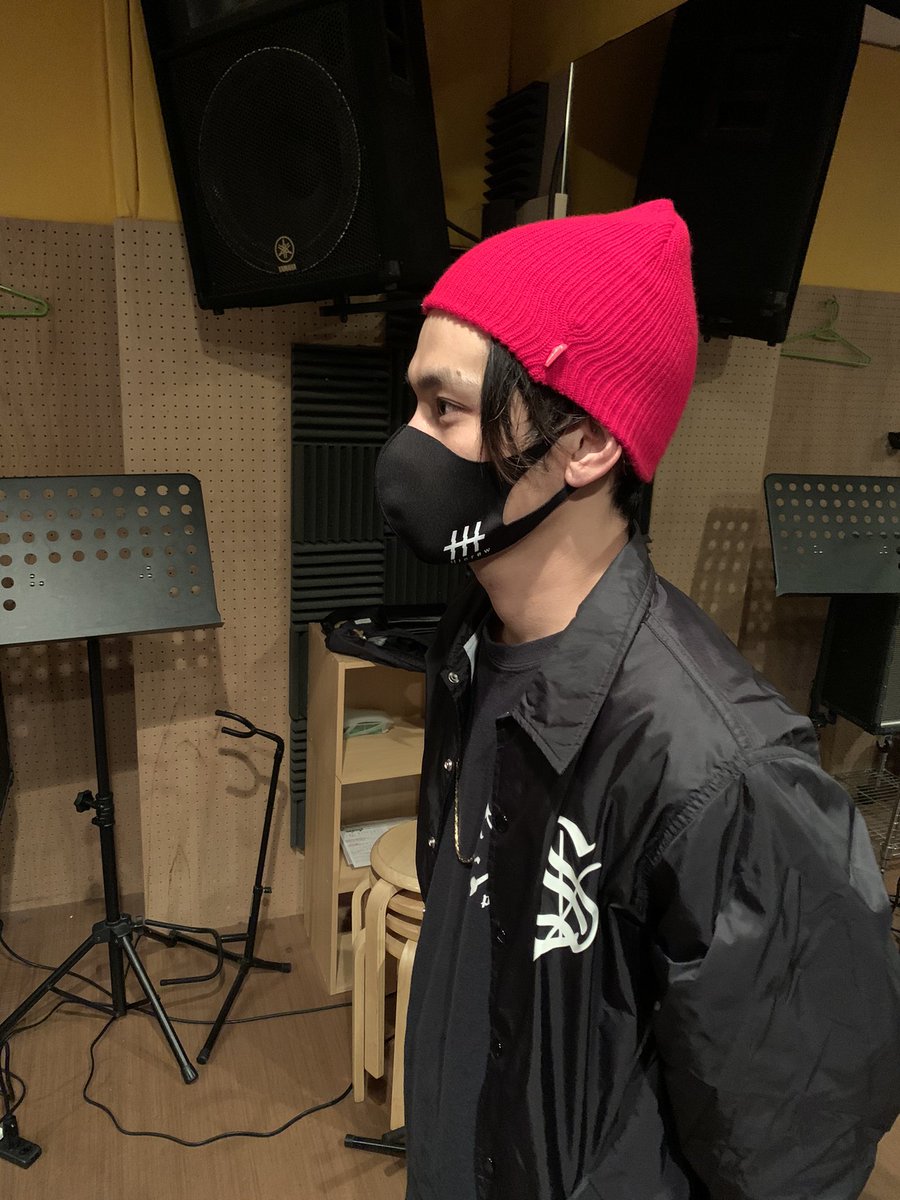 Hicrew81's tweet photo. 🔥NEWS🔥
※シェアお願いします！！

12／12のイベント来場者にHicrweのロゴ入りマスクをプレゼントします‼️

物販の販売用に用意していた物なので繰り返し洗って使える調子のいいヤツを来場者にプレゼントしちゃいます🙌

※デザインは先着です

みんなゲットしてくれ🤞 https://t.co/Gid2Xd9vyl