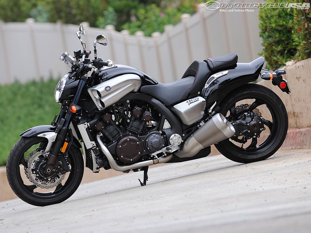 ubermotard's tweet photo. Shit. The VMAX has been discontinued.. Who's cutting onions again
The dream of owning one getting ever more unlikely since values are now guaranteed to skyrocket.

#yamaha #vmax #motorcycles https://t.co/Rl0O127FlU