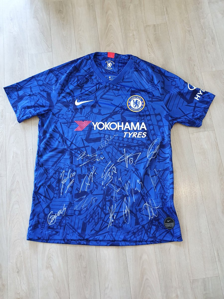 Un grand merci à <a href="/ChelseaFranceFc/">Chelsea France Officiel Supporters Club ⭐⭐</a>  pour ce magnifique cadeau.  Vous êtes une équipe au top.... ne changez rien !! 💙⚽️