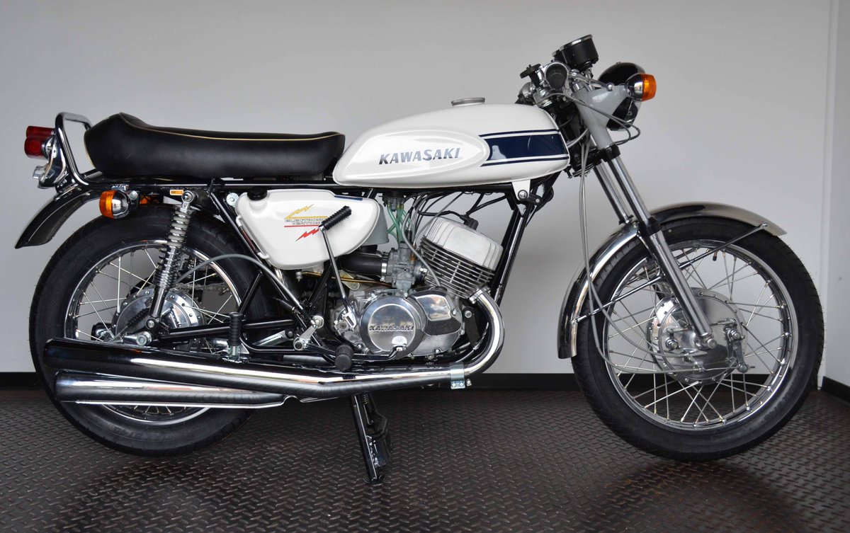 MotorradFuchs's tweet image. Motorrad-Fuchs, Osnabrück presents: Kawasaki#H1#Mach#III#Oldtimer#2-stroke motorrad-fuchs.com/en/single,1274…