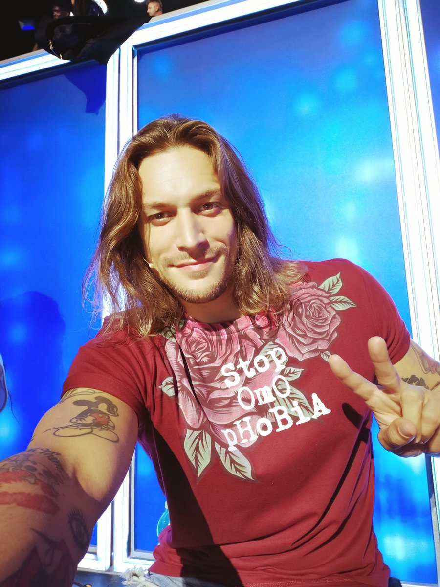 TCavicchini's tweet photo. A stasera con #alltogethernow @MediasetPlay
https://t.co/gNUXRcEcIj https://t.co/eqxH1WHhxx