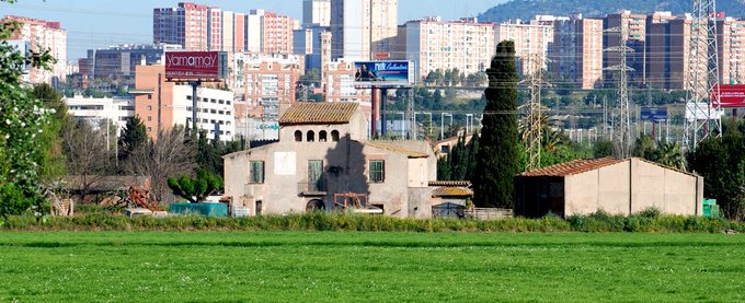 antonigarcia's tweet photo. Nova victòria judicial. Hem salvat Cal Trabal i guanyat el contenciós administratiu que vam presentar ERC, CUP-PA i Depana contra el #PDUGranVia. Una victòria de totes les entitats i de les lluites compartides per una ciutat verda. https://t.co/fIlaY41oau