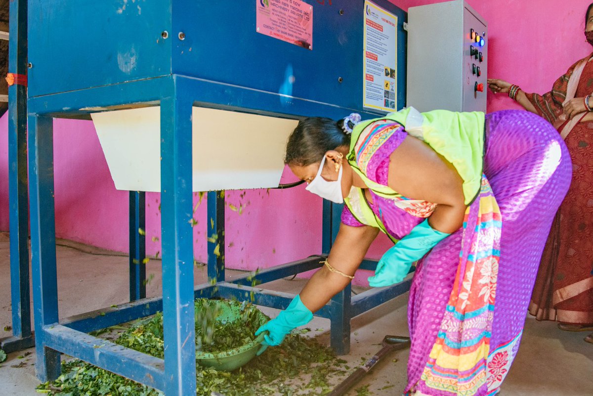 bmcbbsr's tweet photo. The 4th #MicroCompostingCentre of Bhubaneswar becomes operational today at Unit-8 for ward number 51. The MCCs will help convert wet waste into compost for plants &amp; reduce waste going to landfill.
Moving towards a #CleanGreenBhubaneswar
#MuSafaiwala https://t.co/YyAVFLhIjn