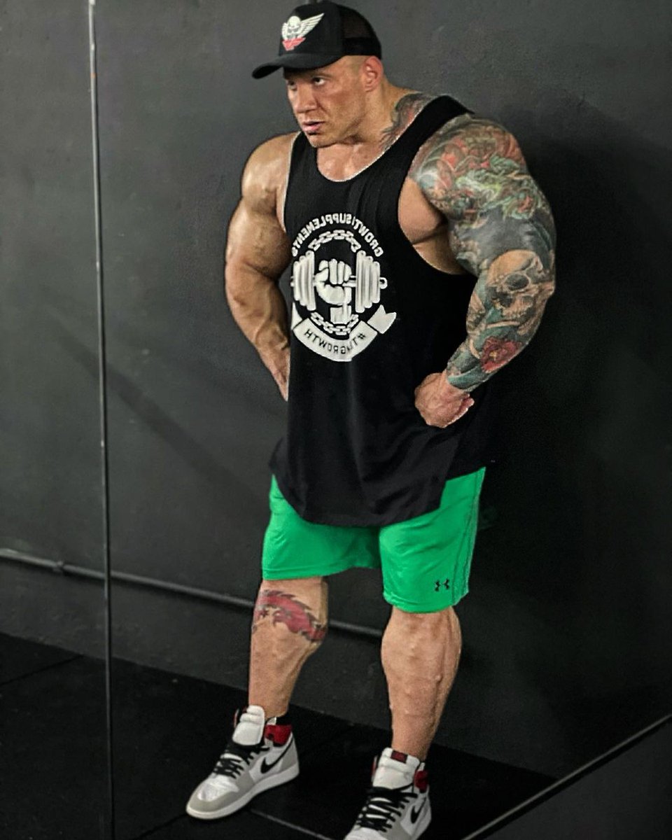 idmaqar's tweet photo. @batolmustafa1
#gymshark #gymsharktrain #gymshark66 #1upnutrition #becomebetter #gymselfies #gymselfie #gympic #personaltrainers #personaltrainerlife #personaltraining #personaltreiner  #onlinepersonaltraining #onlinecoach #bodybuilding  #goldgym #TheBachelorette
#MAKE2KFUNAGAIN https://t.co/aJ7855ONqV