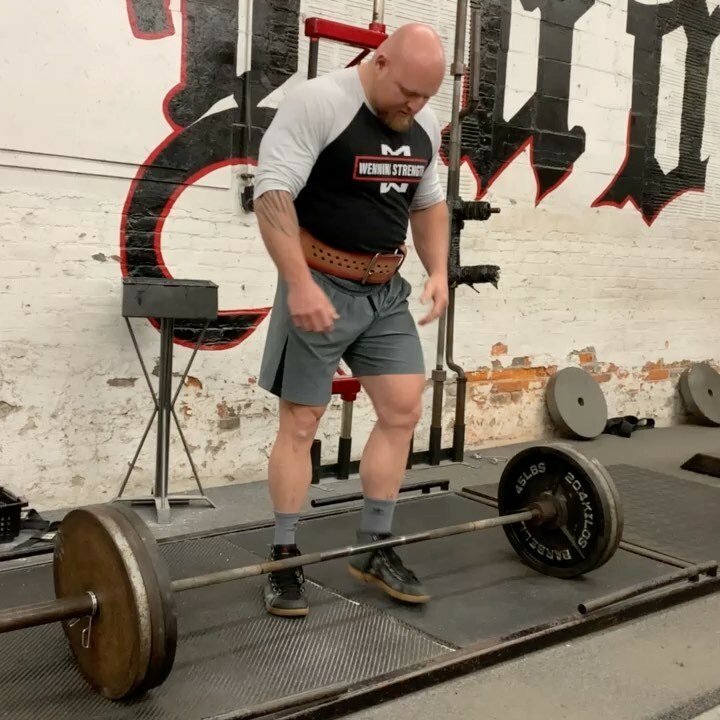 RealMattWenning's tweet image. High pulls for deadlifts yesterday.  Great way to add a little more upper back mass and a bit more power to your speed day!!!! wenningstrength.com #wenning #deadlift #highpulls #olympicweightlifting  #weightlifting #traps #hips instagr.am/p/CHuxUmPFsll/