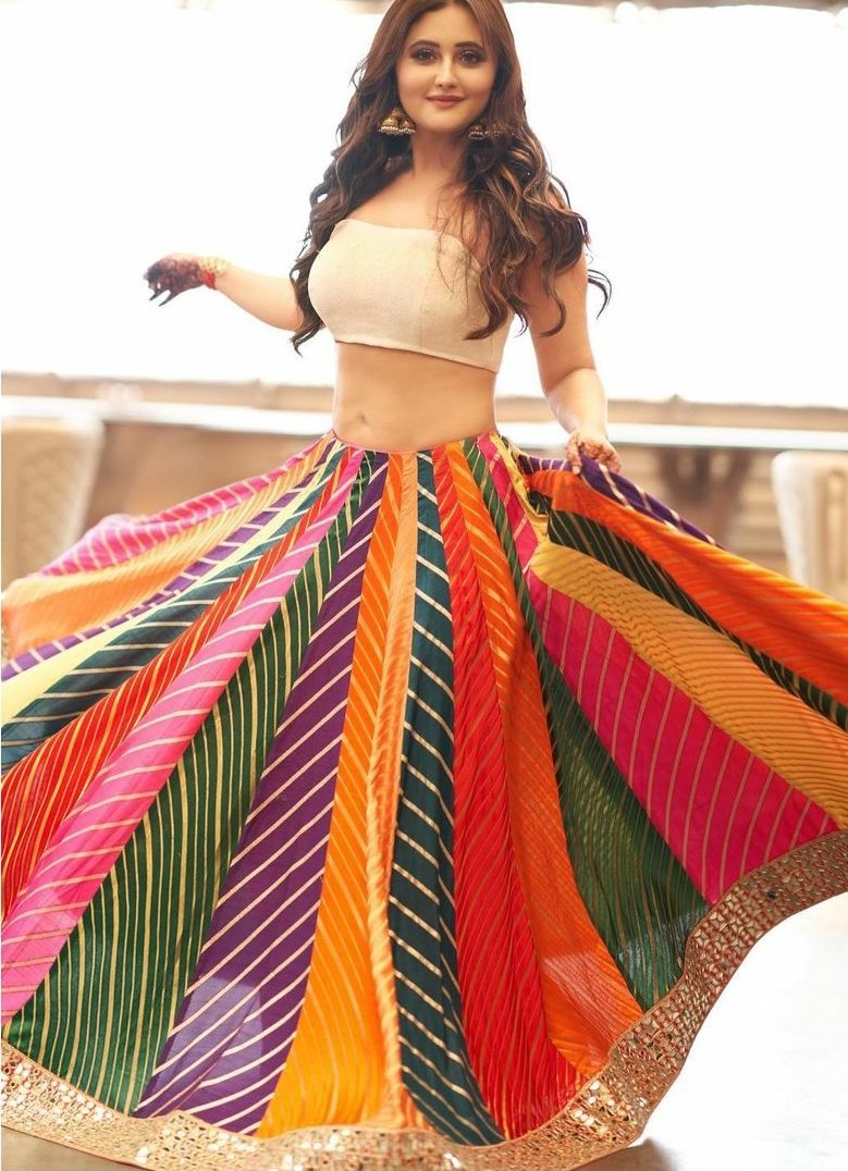 Smile. Sparkle. Shine.Ladies Vs Gentlemen With Rashami @TheRashamiDesai